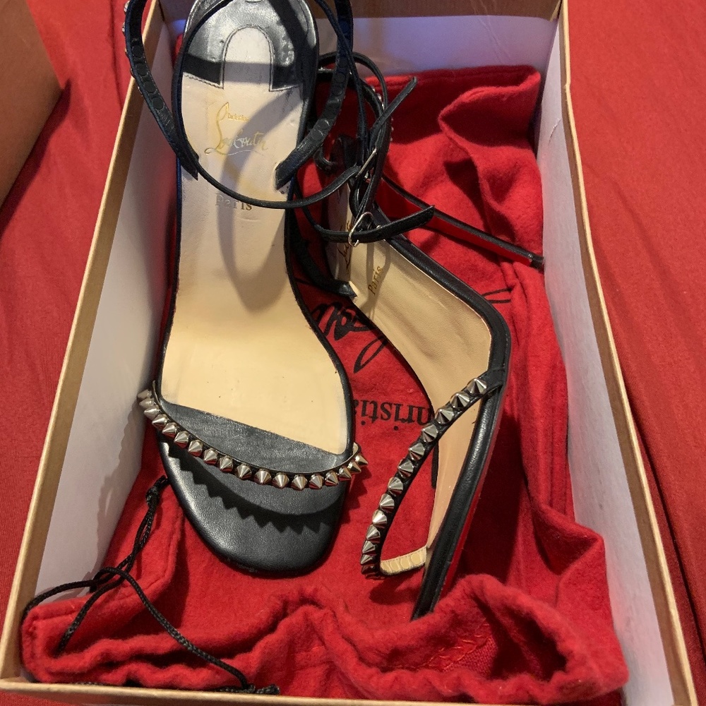 Hot Chick Red Bottoms